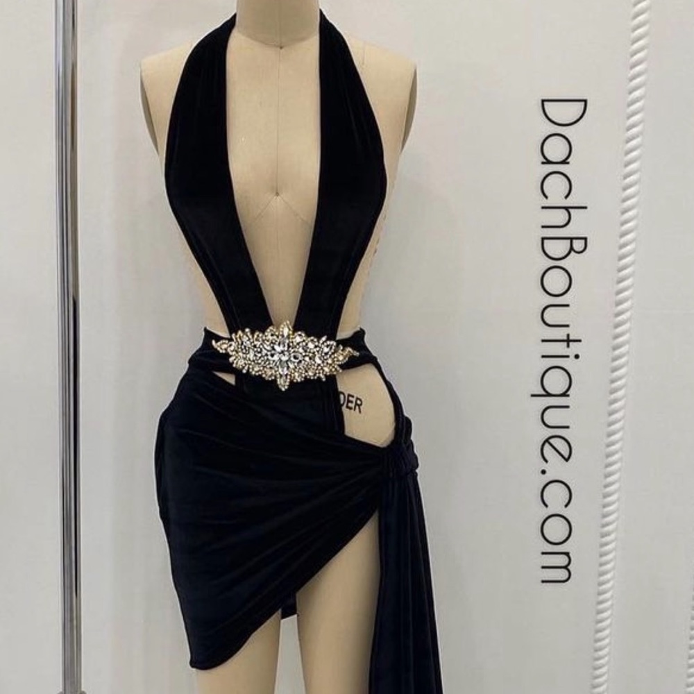 Dach boutique custom birthday dress. worn once